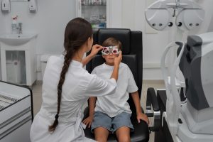 Luz para os Olhos: iniciativa leva saúde visual e inclusão a estudantes da rede pública de ensino de Palmas